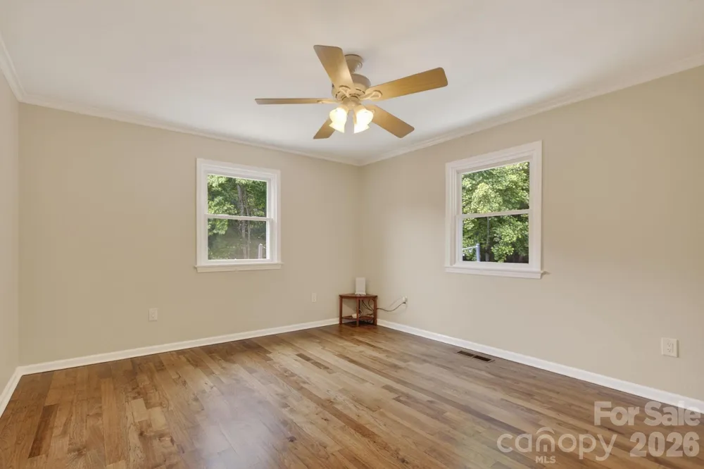97 Whippoorwill Lane Fairview, NC 28730