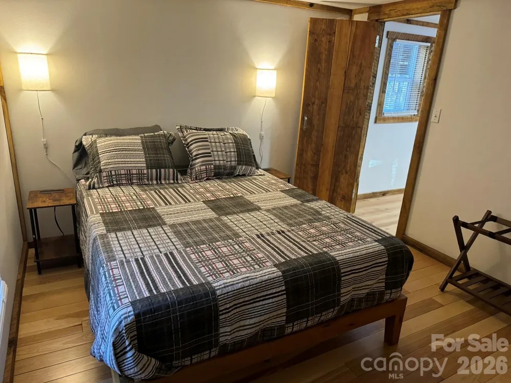 97 Whippoorwill Lane Fairview, NC 28730