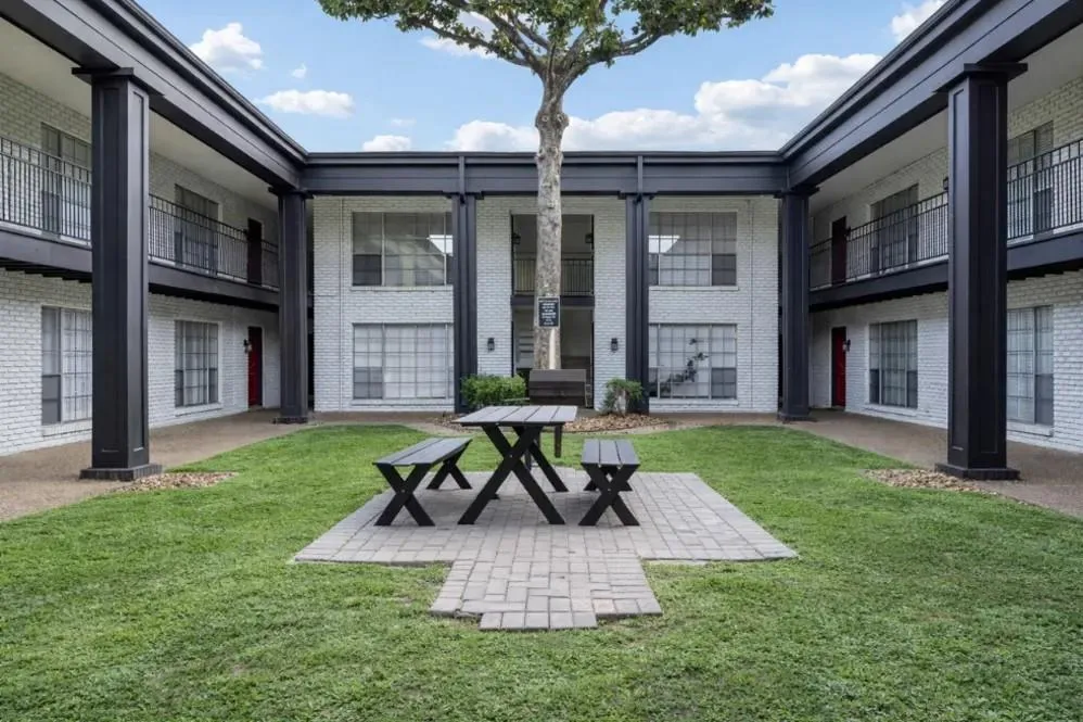 2815 Greenridge Drive #2-170 North Houston, TX 77057