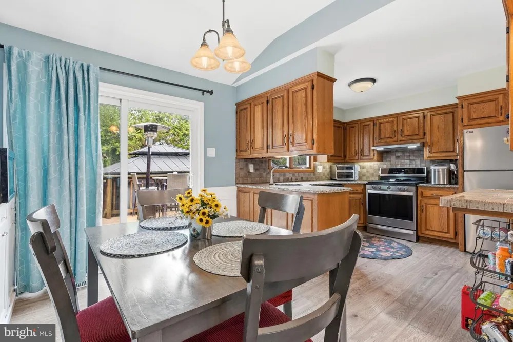 113 HOWARD DRIVE Williamstown, NJ 08094
