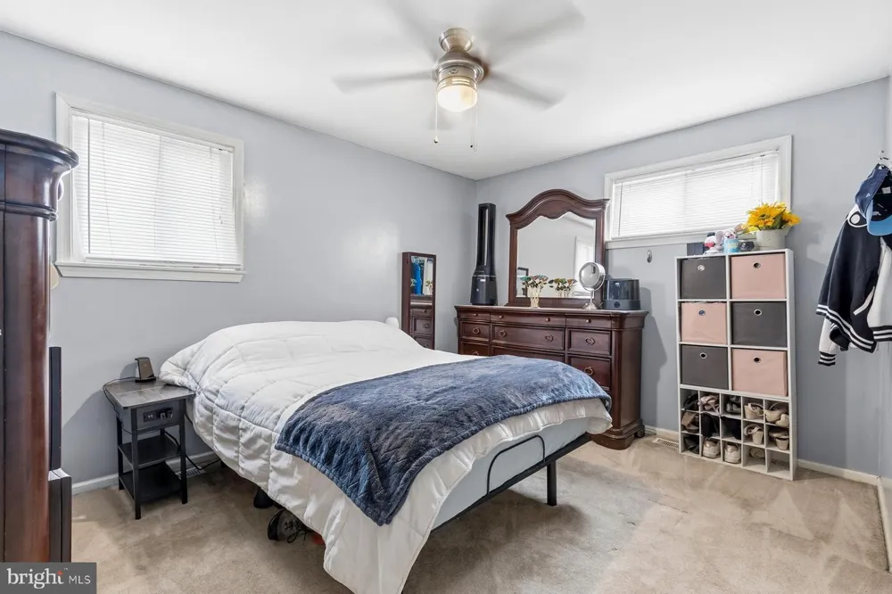 113 HOWARD DRIVE Williamstown, NJ 08094