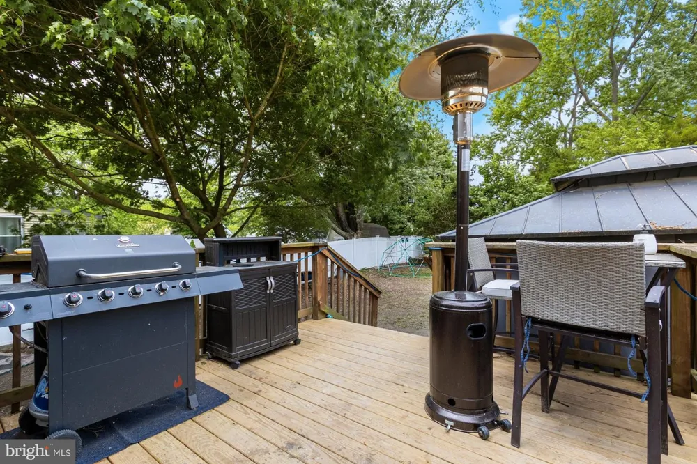 113 HOWARD DRIVE Williamstown, NJ 08094
