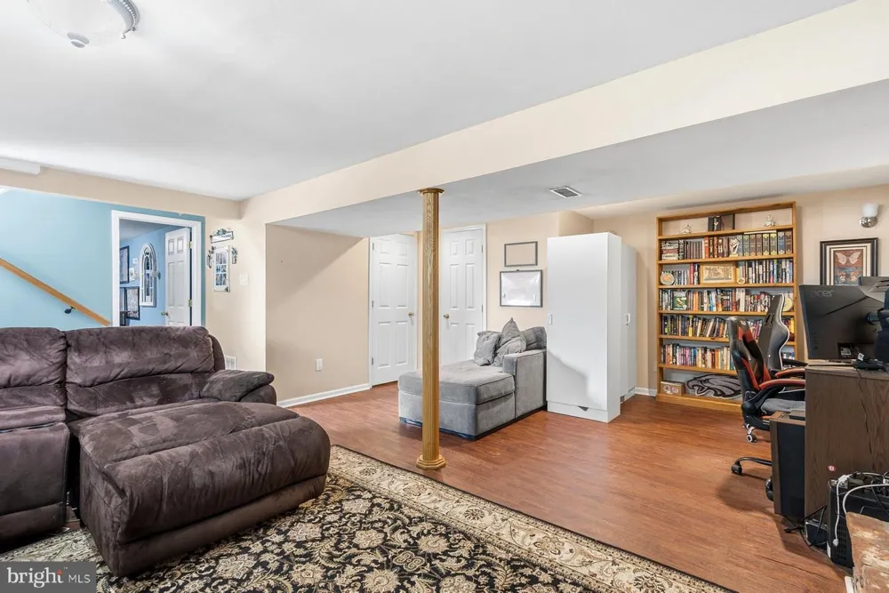 113 HOWARD DRIVE Williamstown, NJ 08094