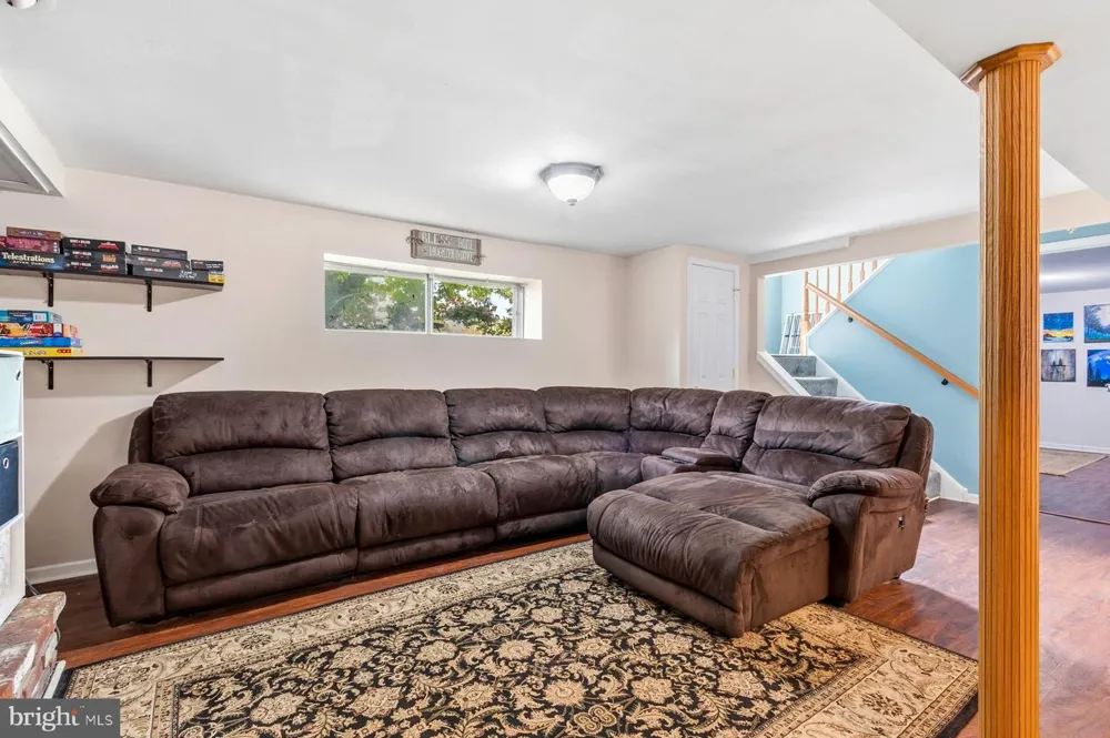 113 HOWARD DRIVE Williamstown, NJ 08094