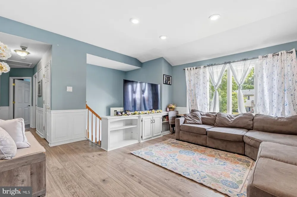 113 HOWARD DRIVE Williamstown, NJ 08094