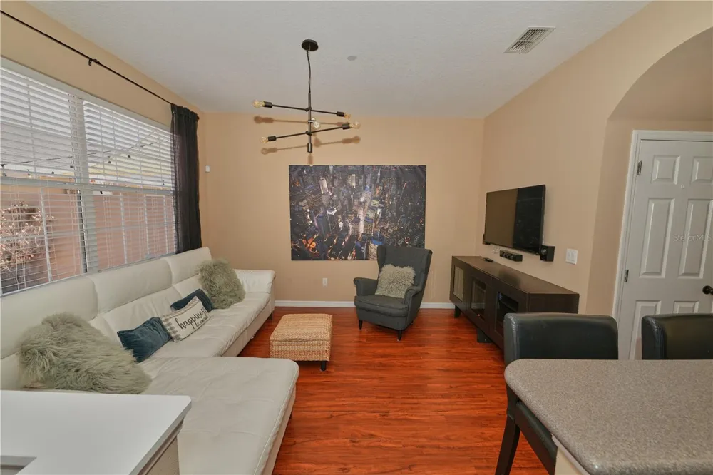 9135 CARDINAL MEADOW TRAIL Orlando, FL 32827