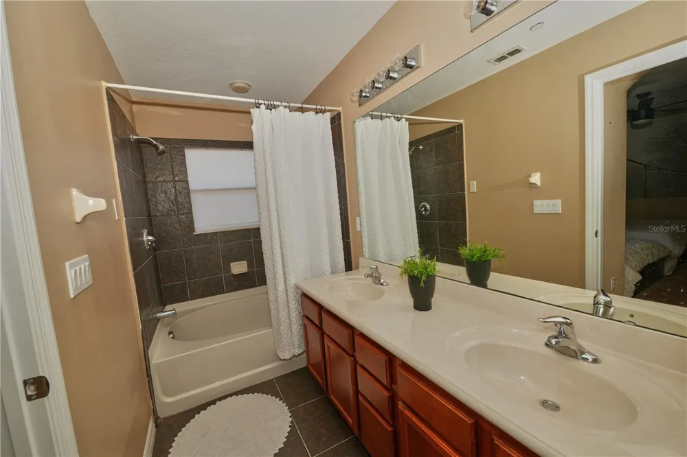 9135 CARDINAL MEADOW TRAIL Orlando, FL 32827