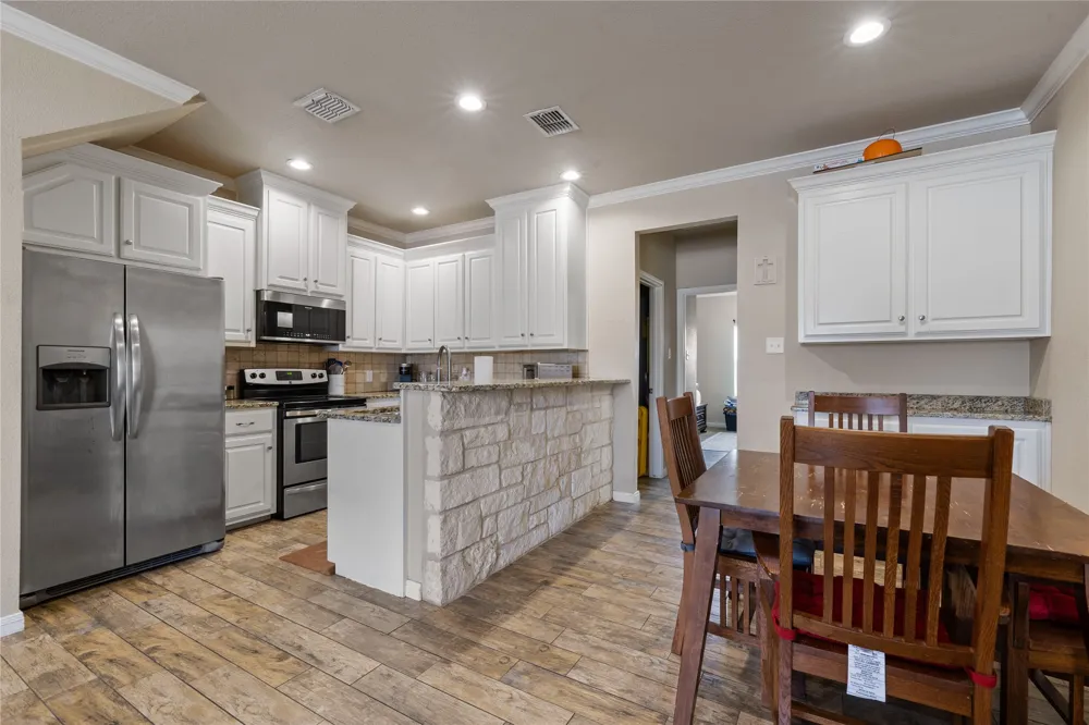 713 Park Street McGregor, TX 76657