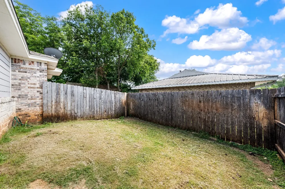 713 Park Street McGregor, TX 76657