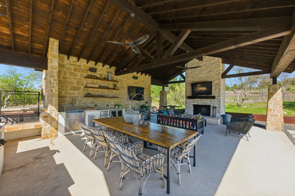 743 Drifting Wind Run Dripping Springs, TX 78620