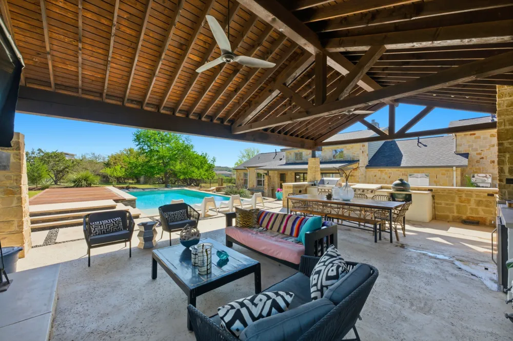743 Drifting Wind Run Dripping Springs, TX 78620