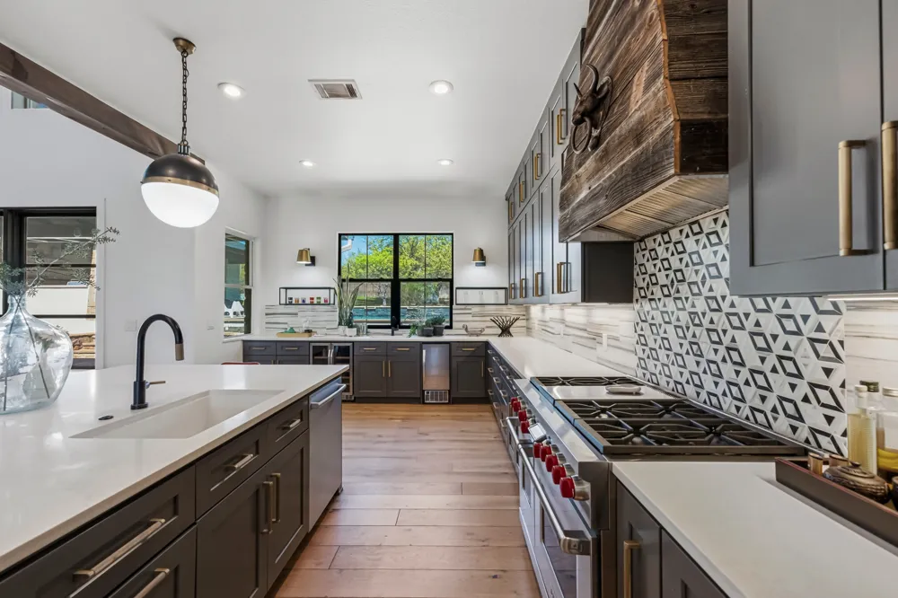 743 Drifting Wind Run Dripping Springs, TX 78620