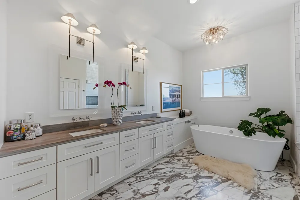 743 Drifting Wind Run Dripping Springs, TX 78620