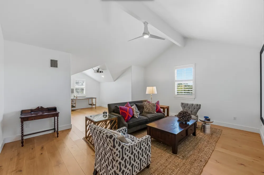 743 Drifting Wind Run Dripping Springs, TX 78620