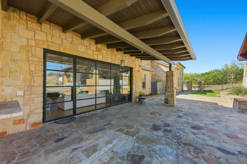 743 Drifting Wind Run Dripping Springs, TX 78620