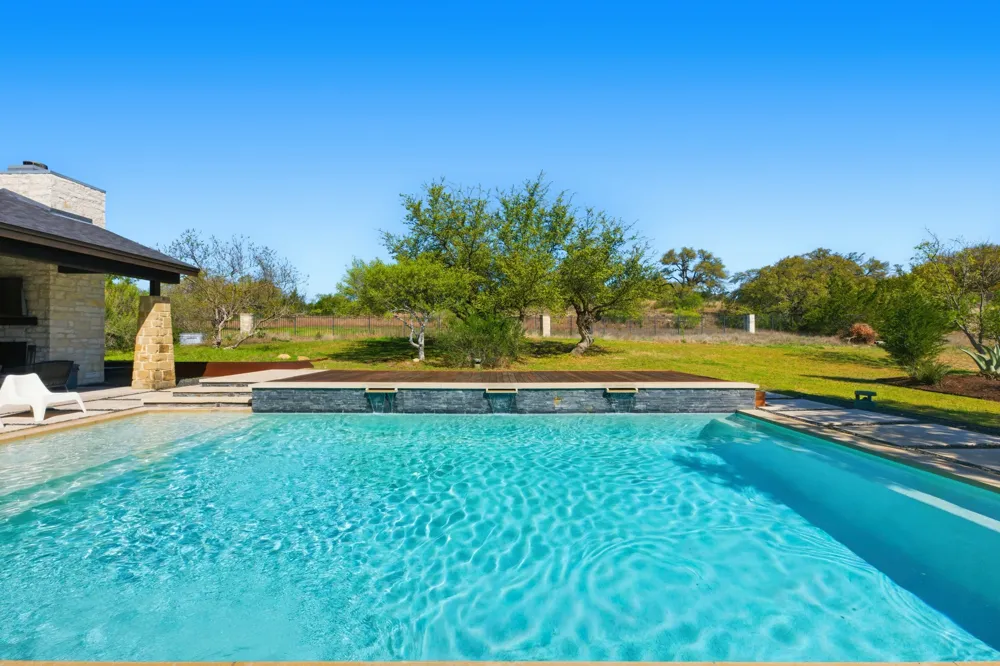 743 Drifting Wind Run Dripping Springs, TX 78620