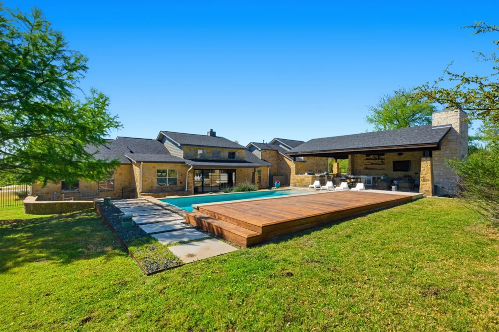 743 Drifting Wind Run Dripping Springs, TX 78620