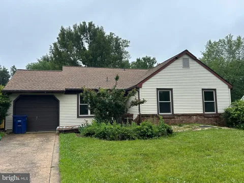 23 LAWRENCE LANE
