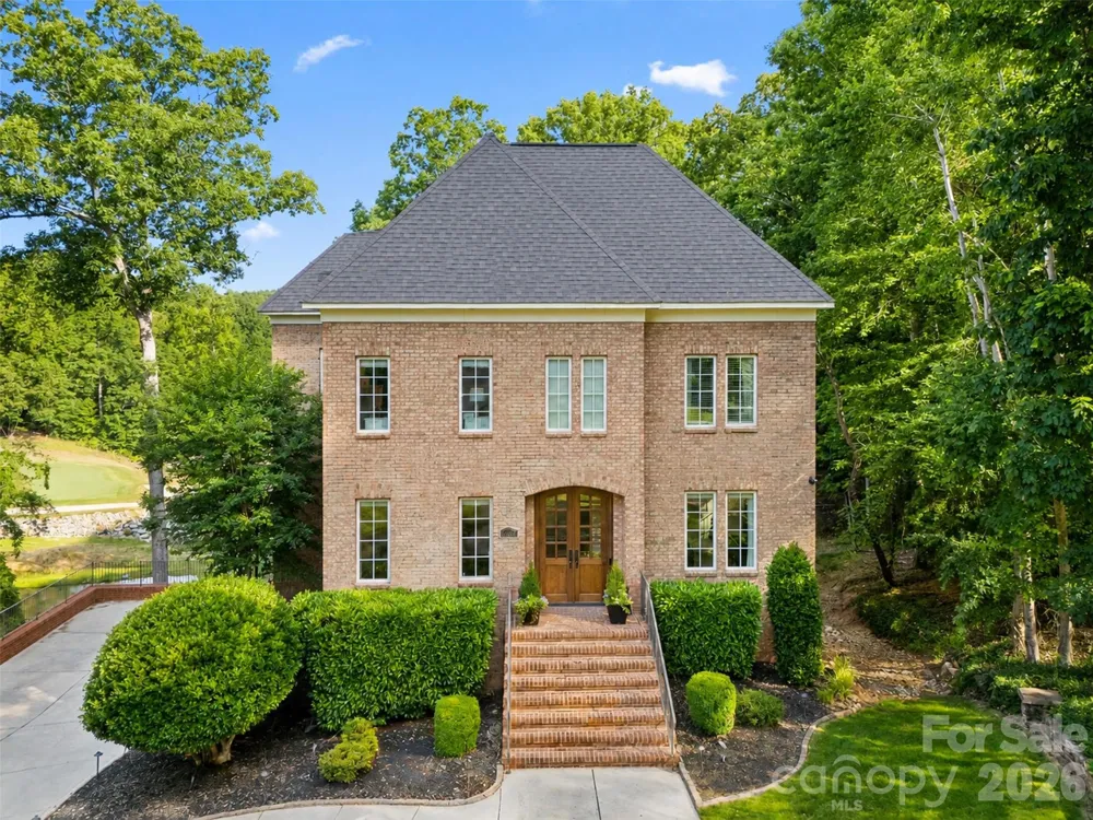 208 Tinkham Trail Cramerton, NC 28032