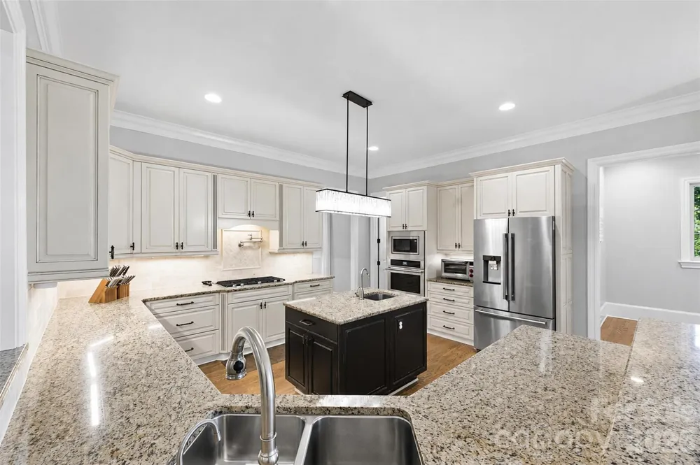 208 Tinkham Trail Cramerton, NC 28032