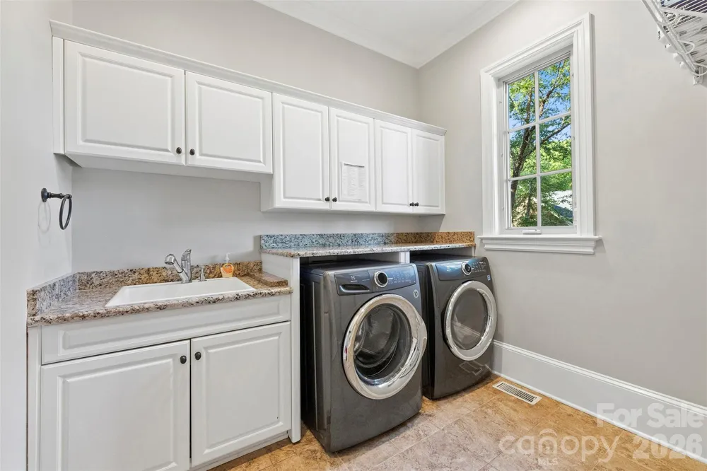 208 Tinkham Trail Cramerton, NC 28032