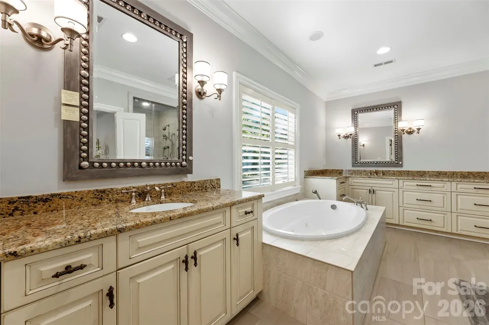 208 Tinkham Trail Cramerton, NC 28032