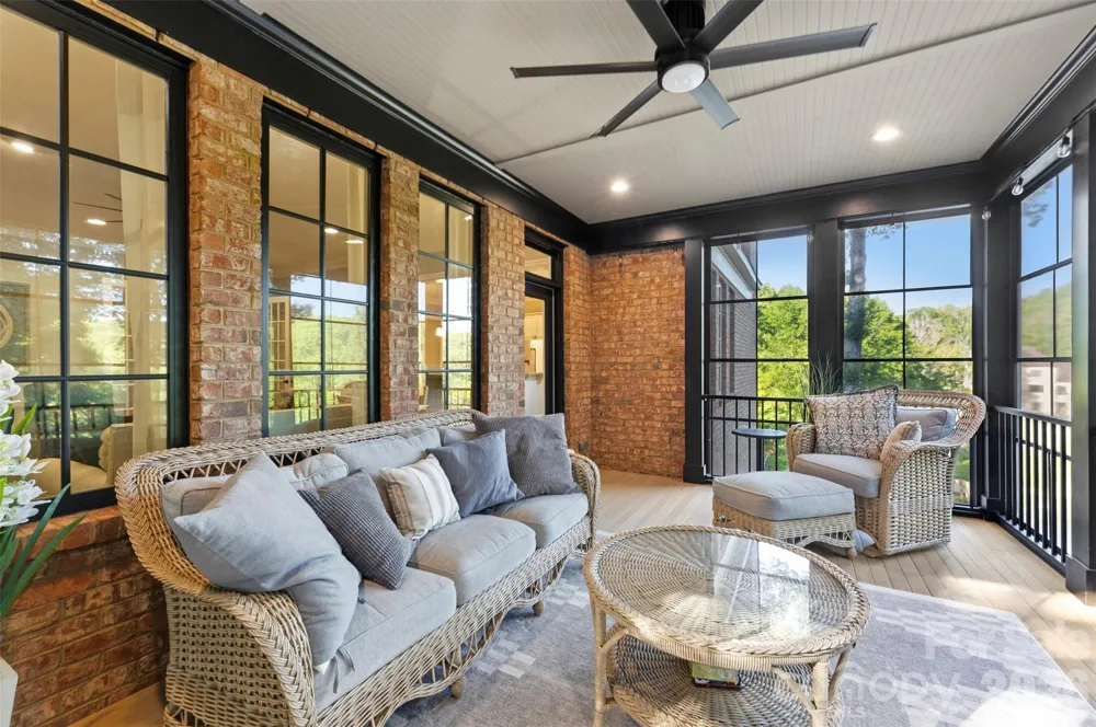 208 Tinkham Trail Cramerton, NC 28032