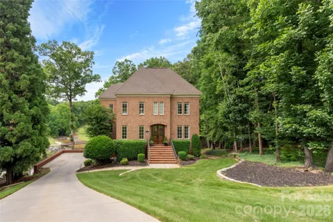 208 Tinkham Trail