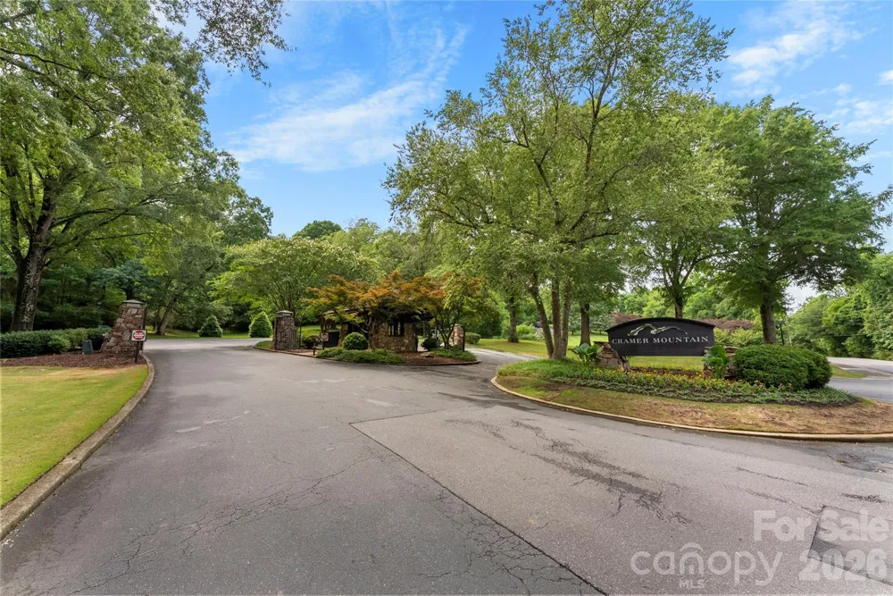 208 Tinkham Trail Cramerton, NC 28032