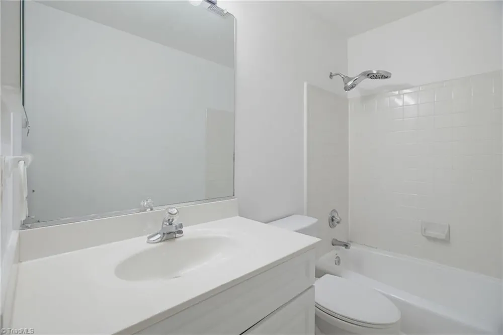 3113 Iron Gate Trail Jamestown, NC 27282