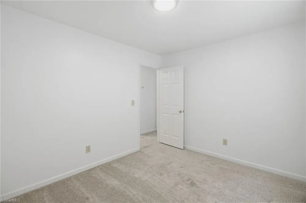 3113 Iron Gate Trail Jamestown, NC 27282