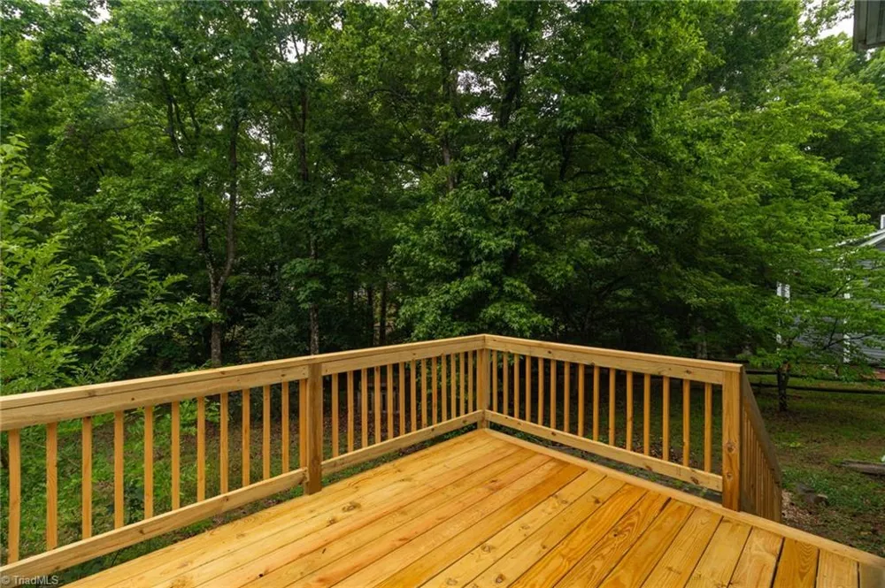 3113 Iron Gate Trail Jamestown, NC 27282