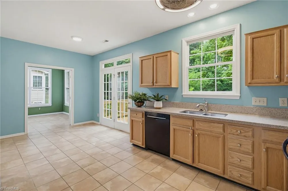 3113 Iron Gate Trail Jamestown, NC 27282