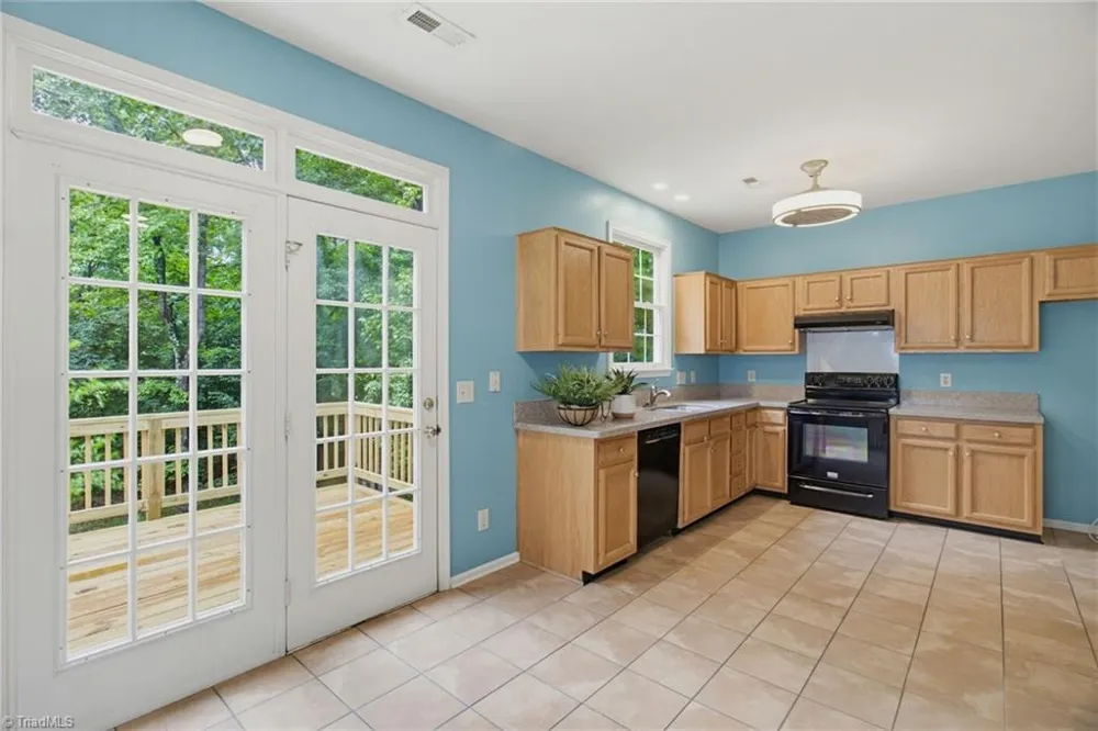 3113 Iron Gate Trail Jamestown, NC 27282
