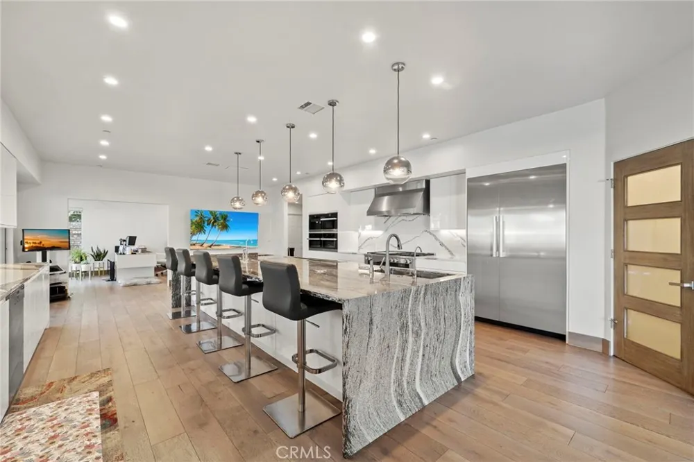 3701 Escapade Huntington Beach, CA 92649