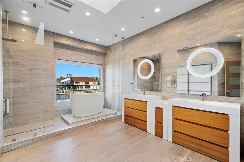 3701 Escapade Huntington Beach, CA 92649