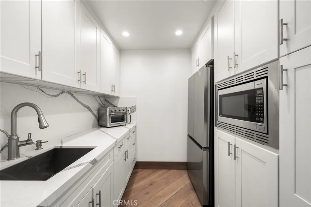 3701 Escapade Huntington Beach, CA 92649
