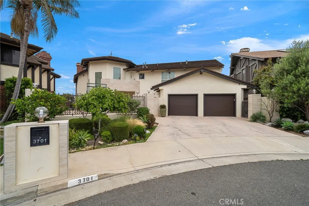 3701 Escapade Huntington Beach, CA 92649