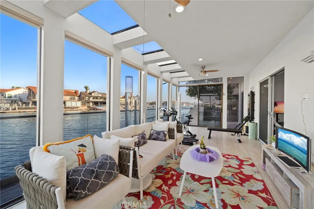 3701 Escapade Huntington Beach, CA 92649