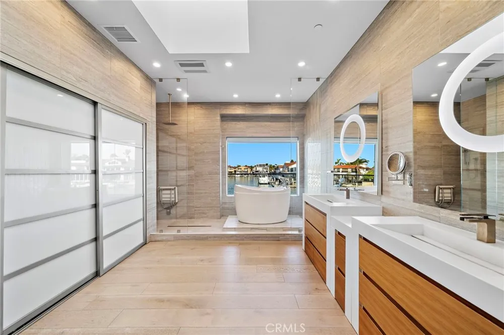 3701 Escapade Huntington Beach, CA 92649