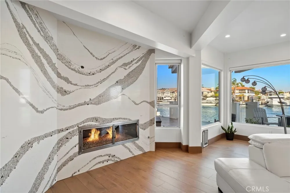 3701 Escapade Huntington Beach, CA 92649