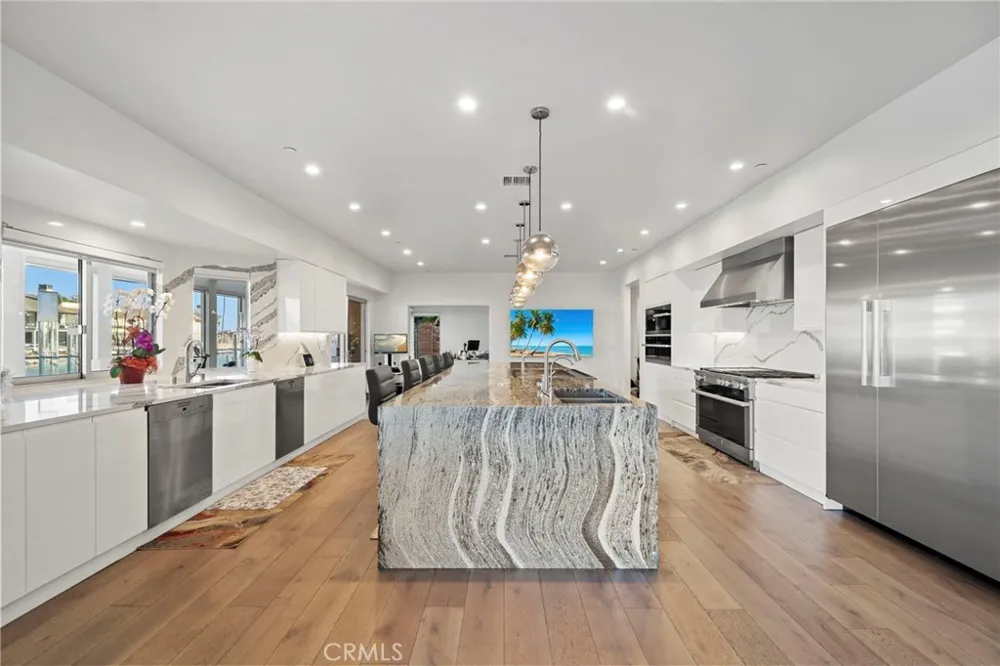 3701 Escapade Huntington Beach, CA 92649
