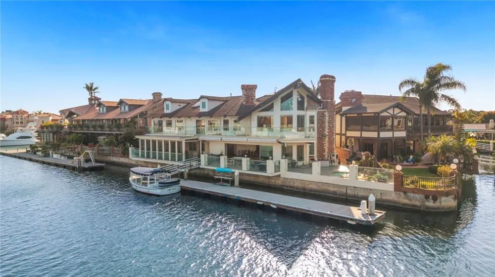3701 Escapade Huntington Beach, CA 92649