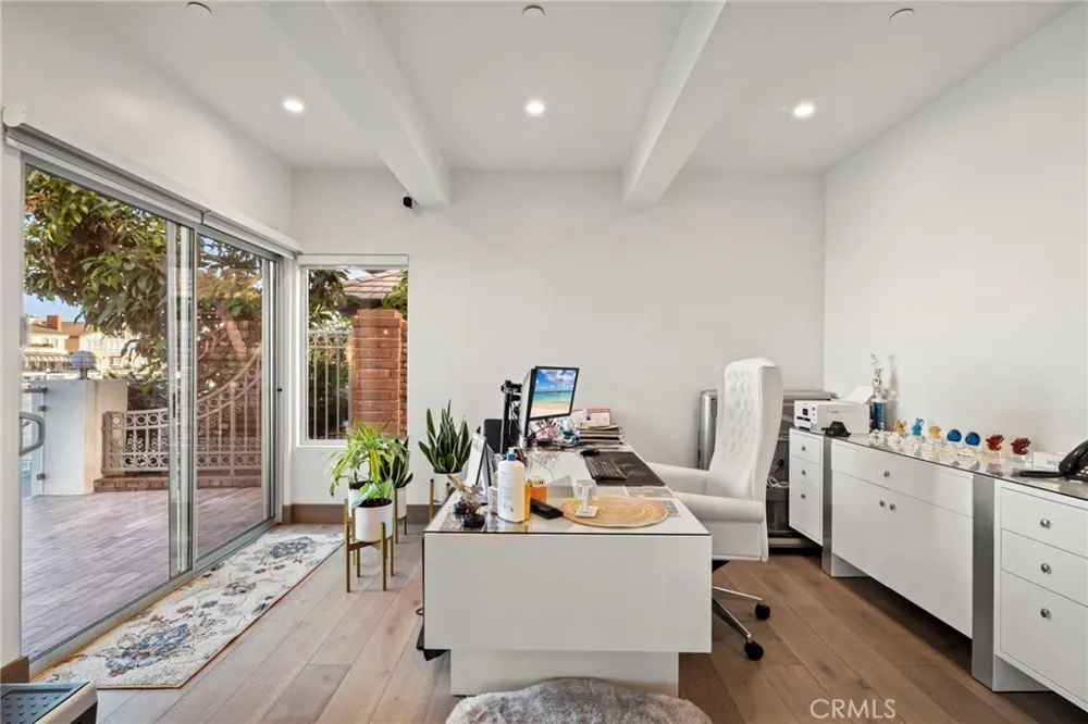 3701 Escapade Huntington Beach, CA 92649