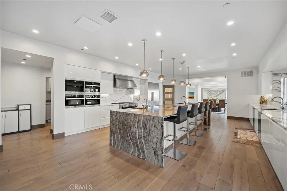 3701 Escapade Huntington Beach, CA 92649