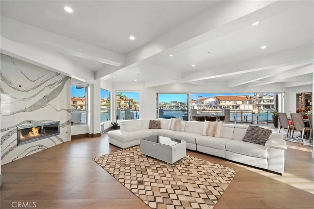 3701 Escapade Huntington Beach, CA 92649