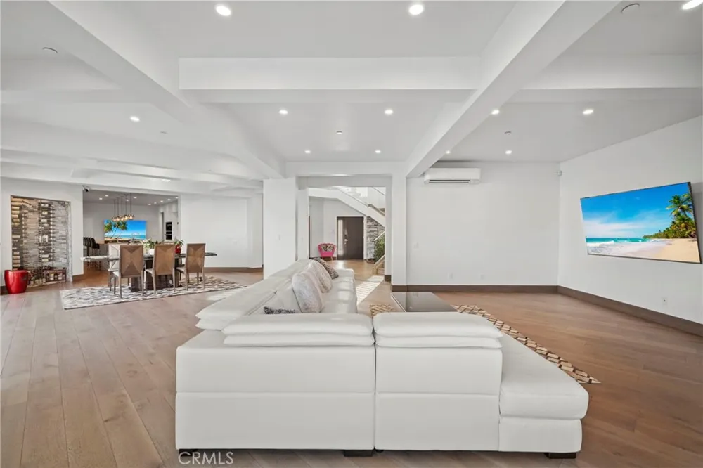 3701 Escapade Huntington Beach, CA 92649