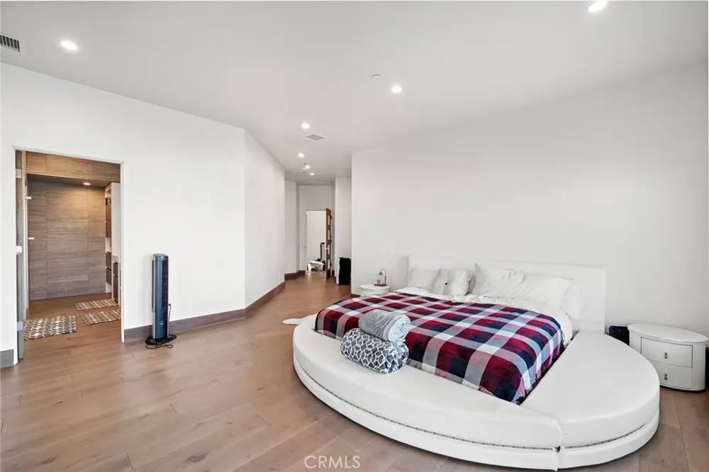3701 Escapade Huntington Beach, CA 92649