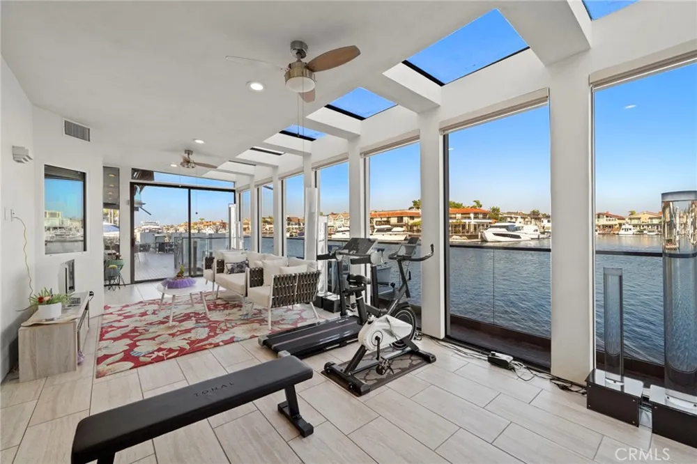 3701 Escapade Huntington Beach, CA 92649