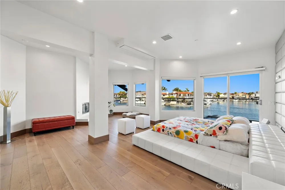 3701 Escapade Huntington Beach, CA 92649